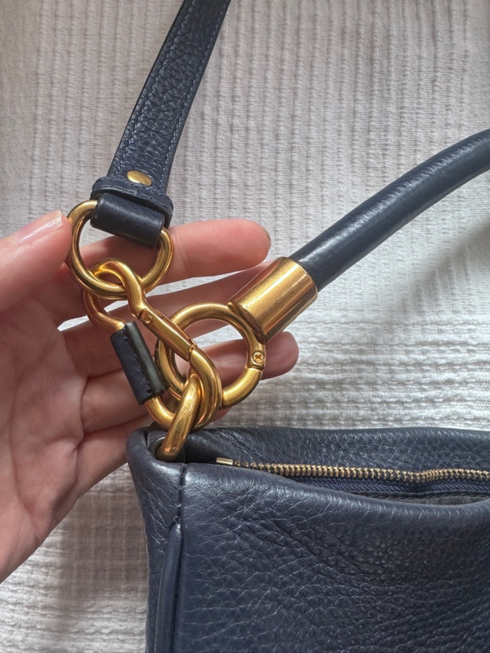 Marc by Marc Jacobs navy leather hobo bag too hot to handle - Picture 4 of 6